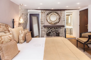 Elegance Room