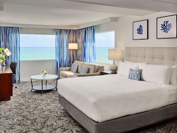 Junior Suite, 1 King Bed, Accessible, Ocean View (Roll-In Shower)