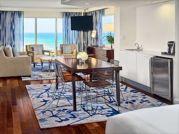 Suite, 1 King Bed with Sofa bed, Accessible, Ocean View (Roll-In Shower)
