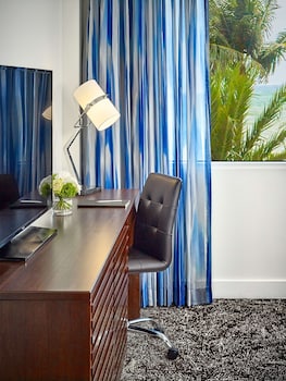 Deluxe Room, 1 King Bed, Ocean View (Deluxe Ocean King)