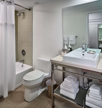 Superior Room, 2 Double Beds, Accessible, Ocean View (Bathub)