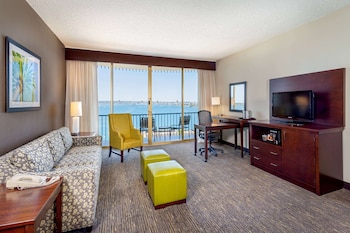 Premium Suite, 1 King Bed, Non Smoking, Bay View (Parlor)