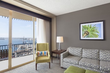 Premium Suite, 1 King Bed, Non Smoking, Bay View (Parlor)