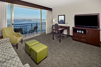 Premium Suite, 1 King Bed, Non Smoking, Bay View (Parlor)