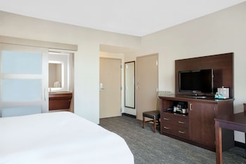 Room, 1 Queen Bed, Accessible, Non Smoking (Mobility/Hearing)