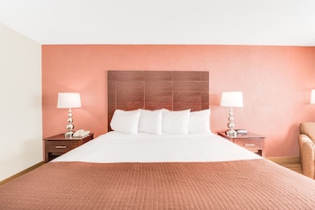 Standard Room, 1 King Bed