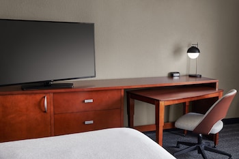 Deluxe Room, 1 King Bed with Sofa bed