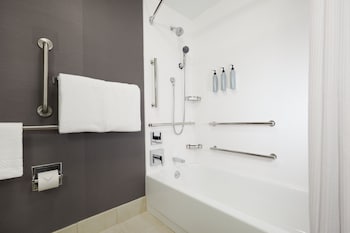 Room, 2 Double Beds (Mobility/Hearing Accessible, Tub)