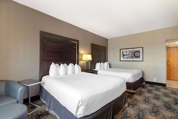 Standard Room, 2 Queen Beds, Non Smoking, Microwave