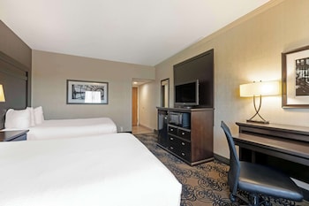 Standard Room, 2 Queen Beds, Non Smoking, Microwave