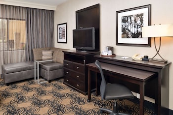 Standard Room, 1 King Bed, Non Smoking, Jetted Tub
