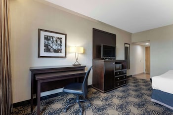 Standard Room, 1 King Bed, Non Smoking, Microwave