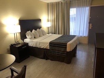 Deluxe Room, 1 Queen Bed, Accessible, Non Smoking (First Floor/Mobility)
