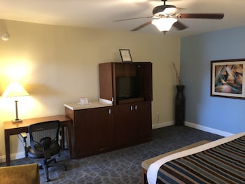 Deluxe Room, 1 King Bed, Non Smoking (First Floor)