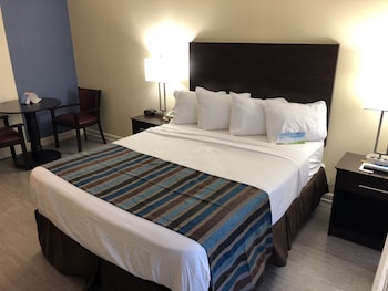 Deluxe Room, 1 Queen Bed, Accessible, Non Smoking (First Floor/Mobility)