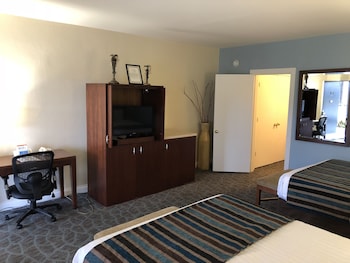 Deluxe Room, 2 Double Beds, Non Smoking (First Floor)