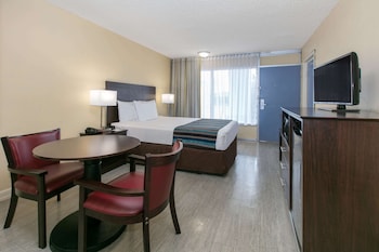 Deluxe Room, 1 Queen Bed, Accessible, Non Smoking (First Floor/Mobility)