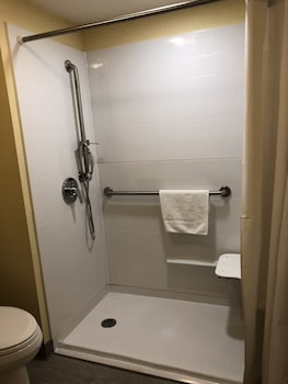 Deluxe Room, 1 Queen Bed, Accessible, Non Smoking (First Floor/Mobility)