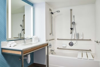Room, 1 Bedroom, Accessible, Bathtub (Mobility & Hearing)