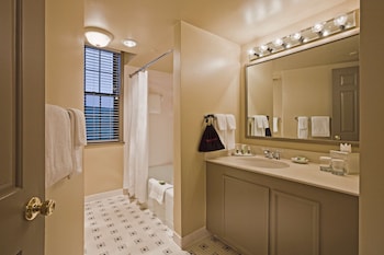 Junior Suite, 1 King Bed