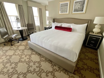 Superior Room, 1 King Bed