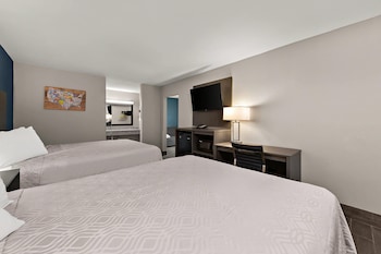 Suite, 2 Queen Beds, Non Smoking