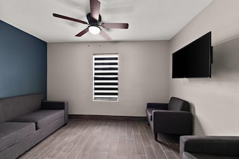 Suite, 2 Queen Beds, Non Smoking
