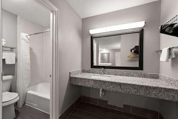 Suite, 2 Queen Beds, Non Smoking