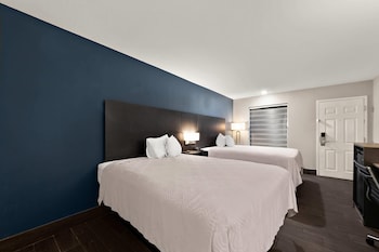 Standard Room, 2 Queen Beds, Non Smoking