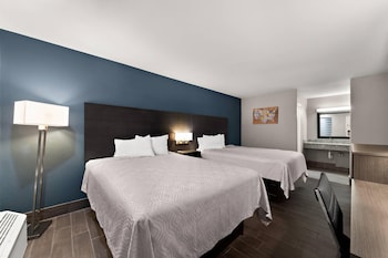 Suite, 2 Queen Beds, Non Smoking