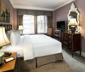Suite, 1 King Bed, Park View
