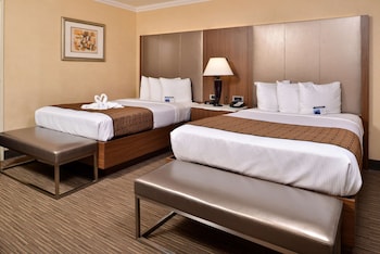 Deluxe Room, 2 Double Beds, Non Smoking, Microwave
