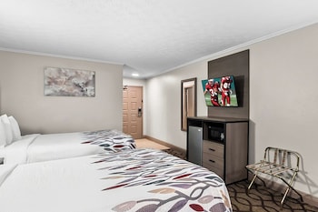 Deluxe Room, 2 Queen Beds, Smoking
