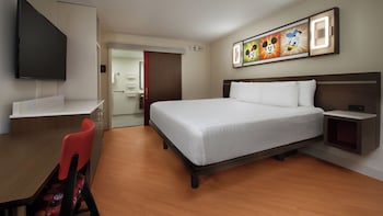 Standard Room. Wheelchair accessible with tub and option for hearing accessibility.  1 king bed.