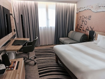 Classic Room, 1 Queen Bed with Sofa bed