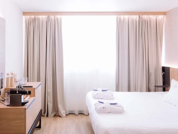 Executive Room, 1 King Bed with Sofa bed
