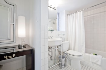 Deluxe Room, 2 Queen Beds