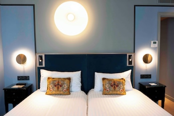 Twin Prestige Room