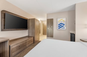 Standard Room, 1 Queen Bed, Accessible (Communications)