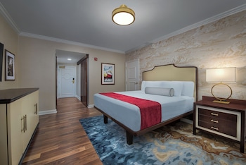 2 Bedroom Suite - Club Level Access