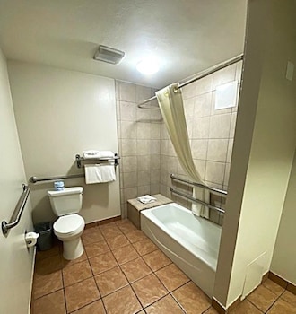 Family Suite, 2 Bedrooms, Accessible Bathtub, 2 Bathrooms