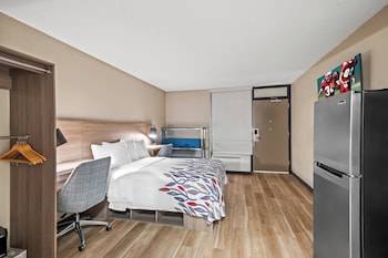 Superior Room, 1 Double Bed, Roll-in Shower, Non Smoking