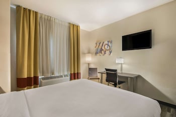 Room, 1 King Bed, Non Smoking (Efficiency)