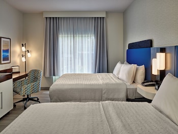 Room, 2 Queen Beds, Accessible, Bathtub (Balcony)