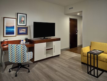 Studio, 2 Queen Beds, Accessible, Bathtub (Balcony)