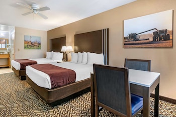 Standard Room, 2 Queen Beds, Non Smoking, Microwave