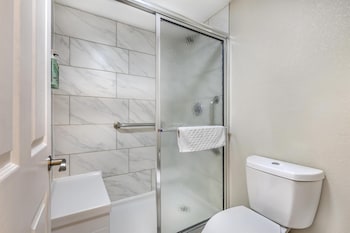 Standard Room, 2 Queen Beds, Non Smoking, Refrigerator & Microwave (Walk-in Shower)