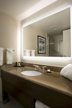 Suite, 2 Double Beds, Accessible, Bathtub (Mobility & Hearing)