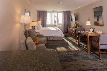 Deluxe Room, 1 King Bed, Accessible