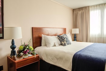 Deluxe Room, 1 King Bed, Accessible